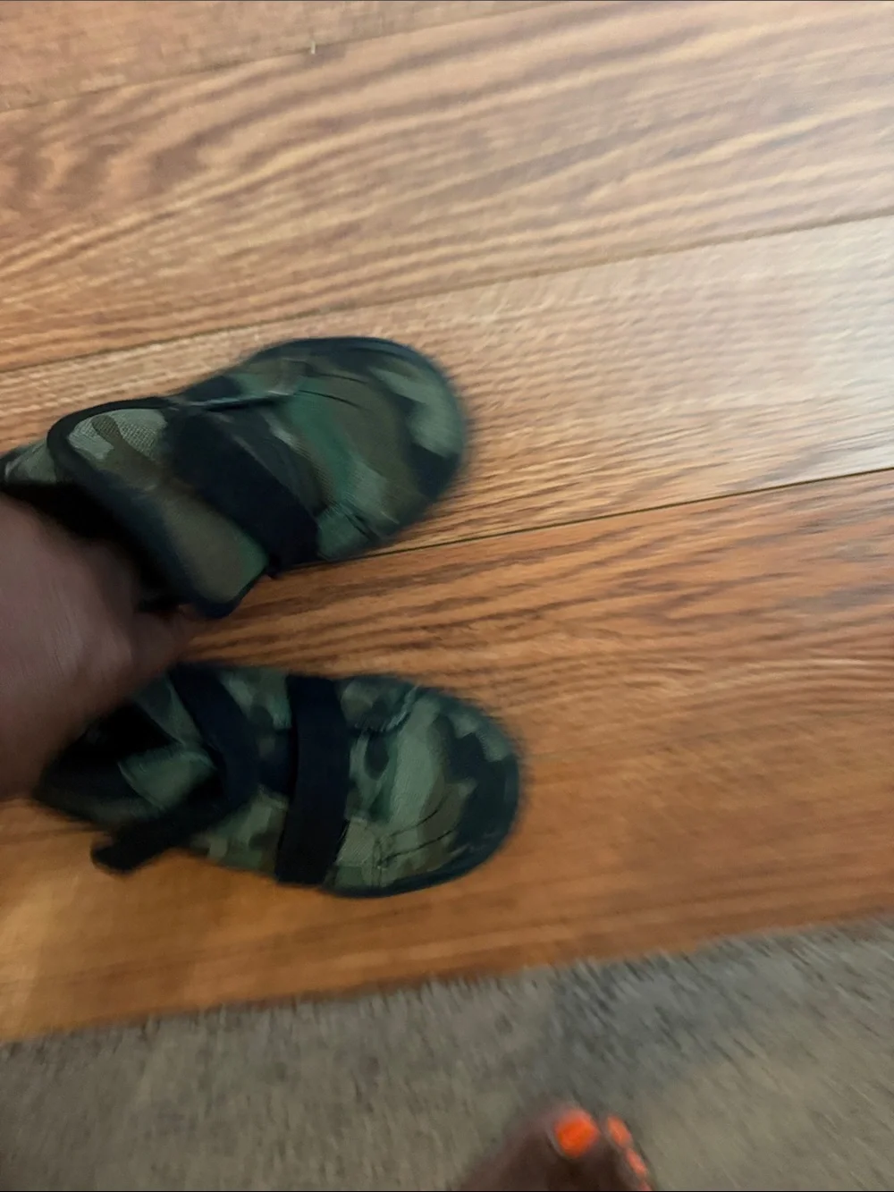 Old Navy Kids' Camouflage Velcro Sneakers in Green with Yellow Pull Tab